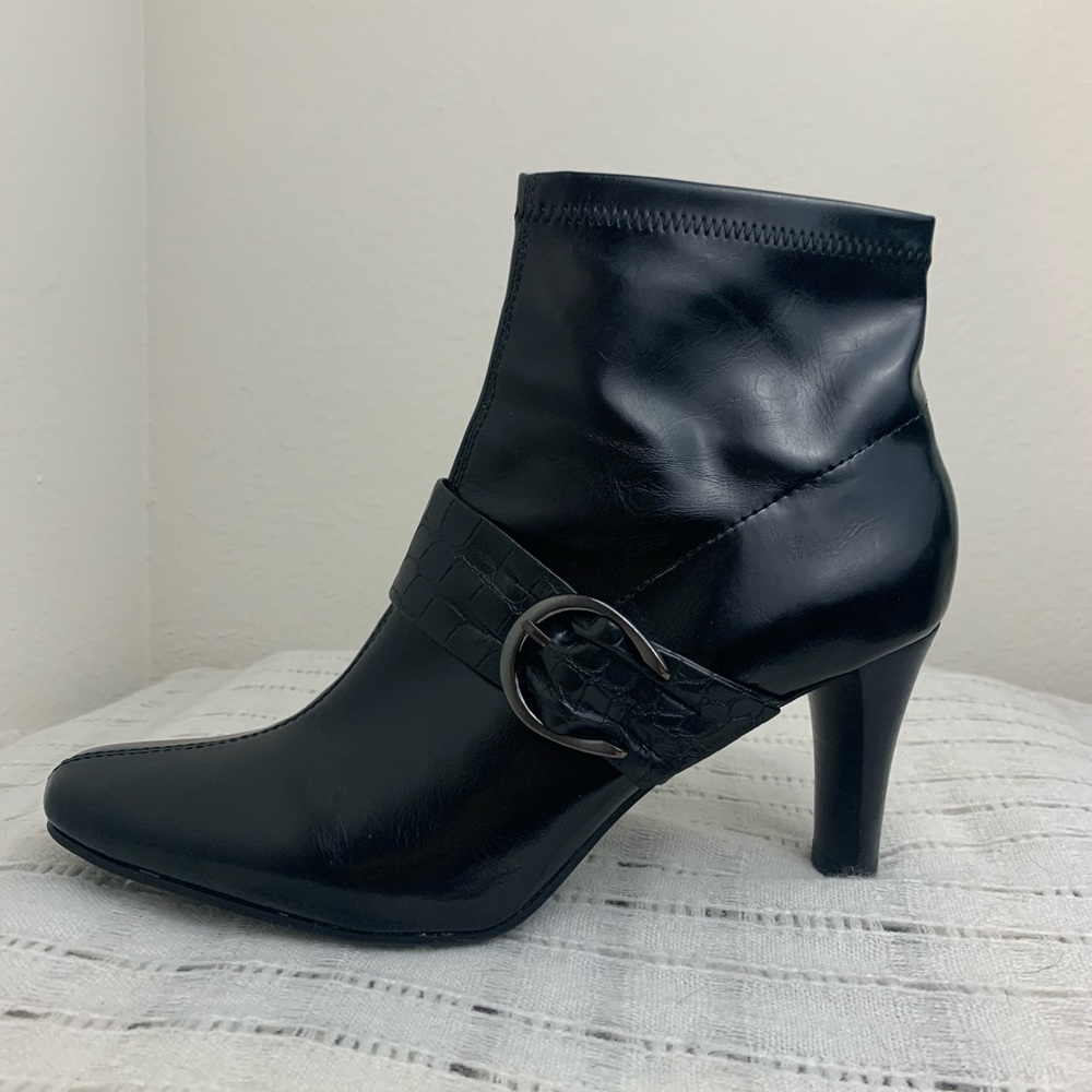 Etienne Aigner ankle boots 👢
